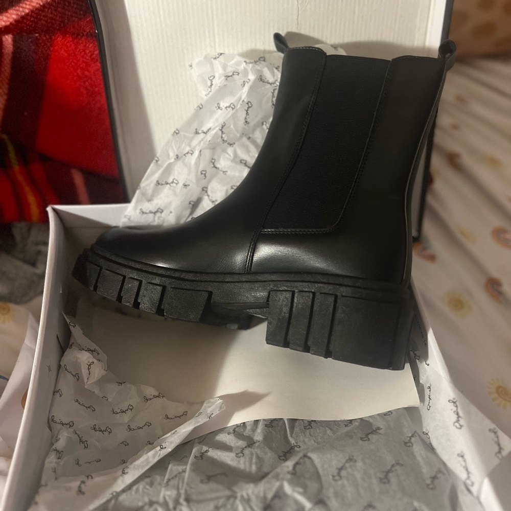 Brand new in box women’s black boots